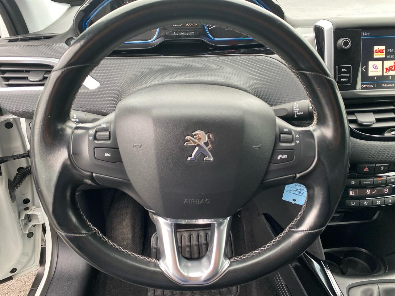 Peugeot 2008 1.2 puretech 110ch allure s&s — photo 15