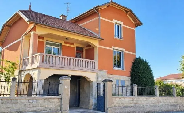 Maison familiale, spacieuse et lumineuse