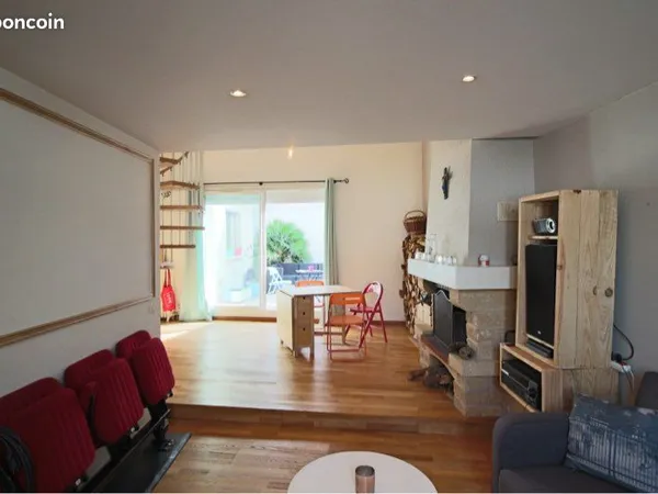 Echoppe bordelaise 80 m²+terrasse 35 m²+appenti+cave+cheminée