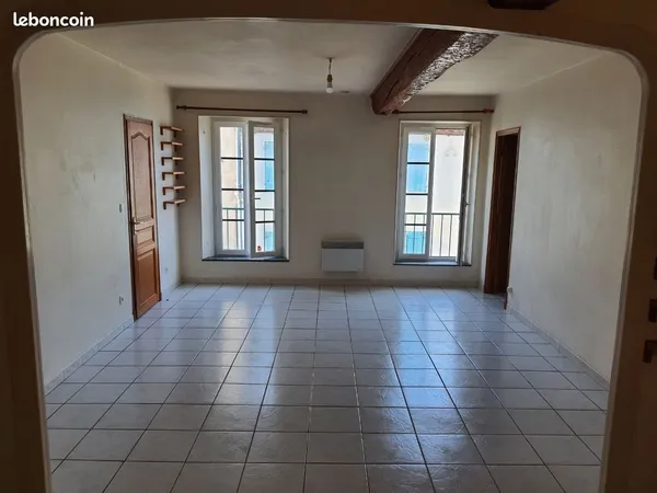 Grand T3 proche place Soult