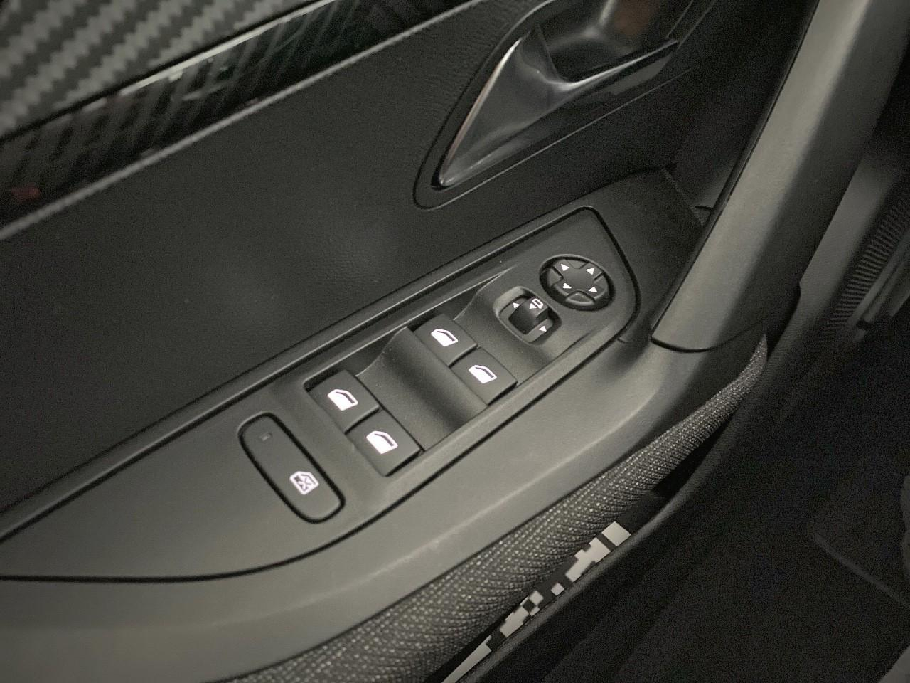 Peugeot 2008 hybrid 136 e-dcs6 style — photo 20