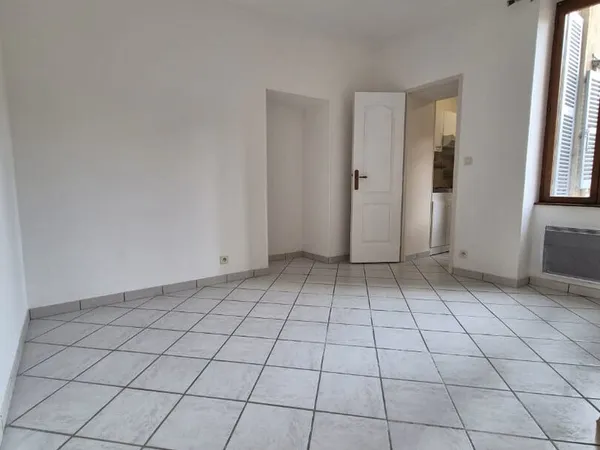 Appartement 2 pièces rue d'AHUY