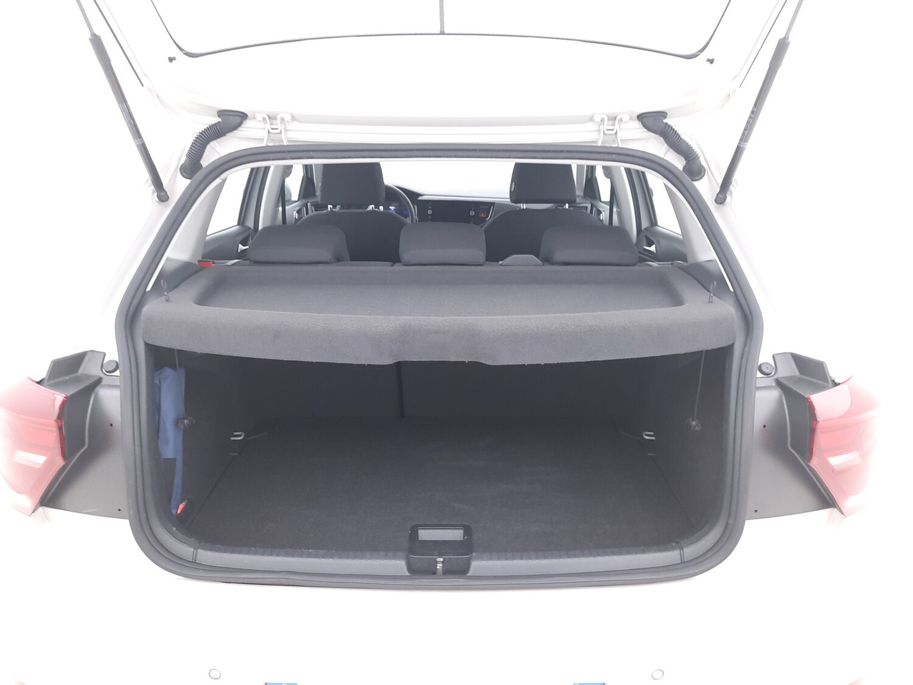 Volkswagen Polo — photo 14