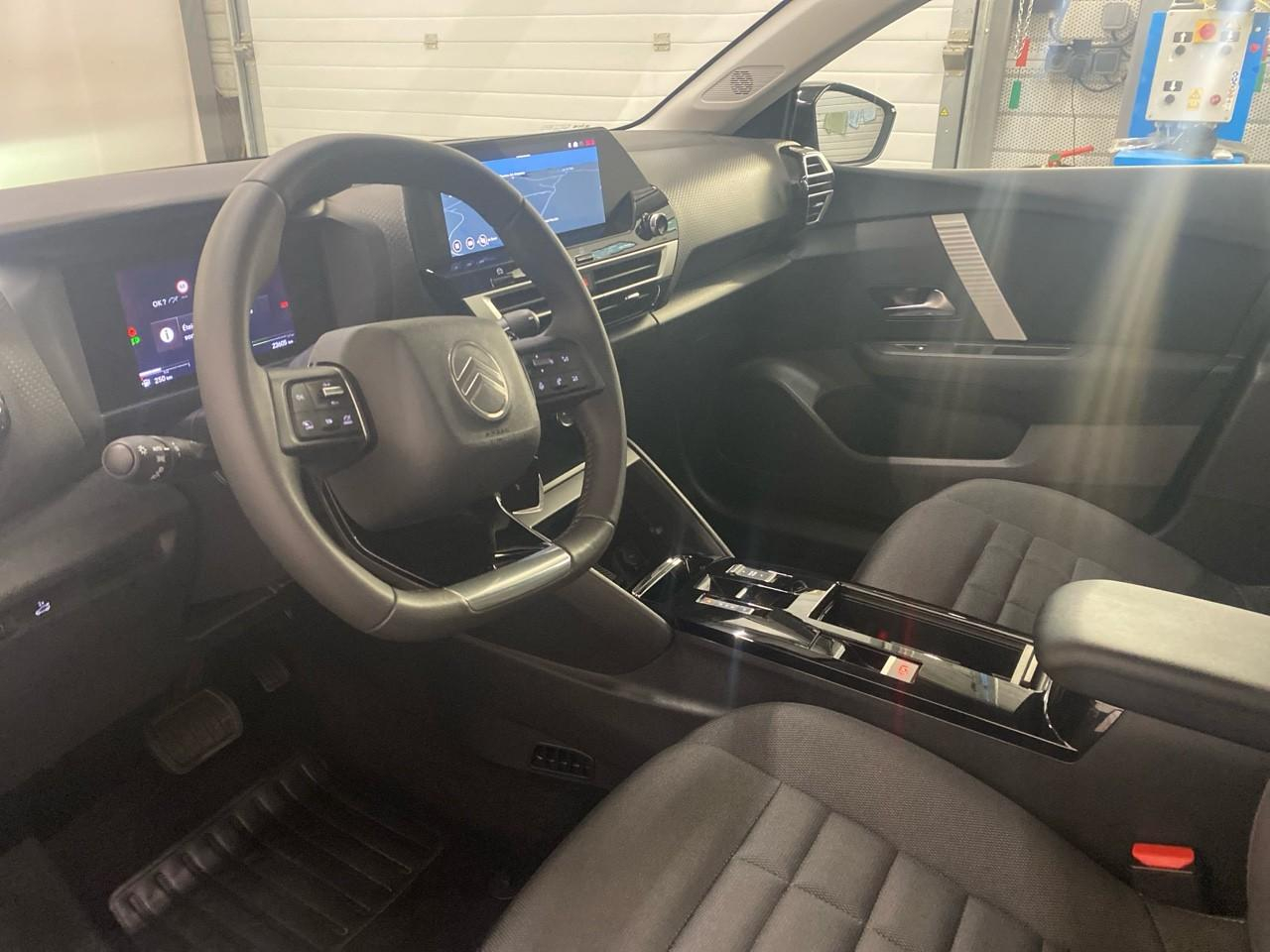 Citroën C4 X hybride 145 ch e-dcs6 plus — photo 9