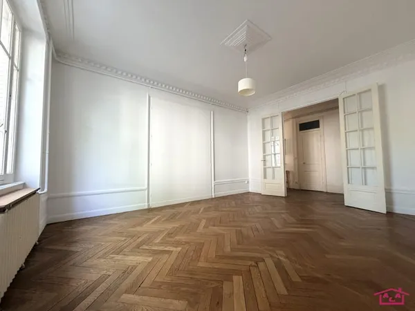 BEL APPARTEMENT BOURGEOIS SECTEUR TETE D'OR