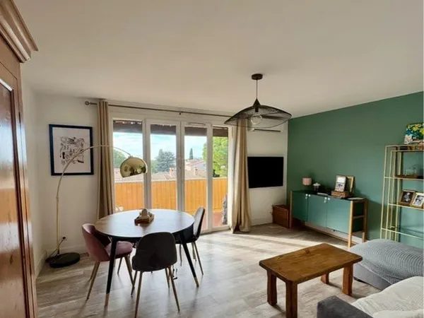 À VENDRE - T4 RÉNOVÉ DE 72 m² - SAINT-CYR-SUR-MER - 340000