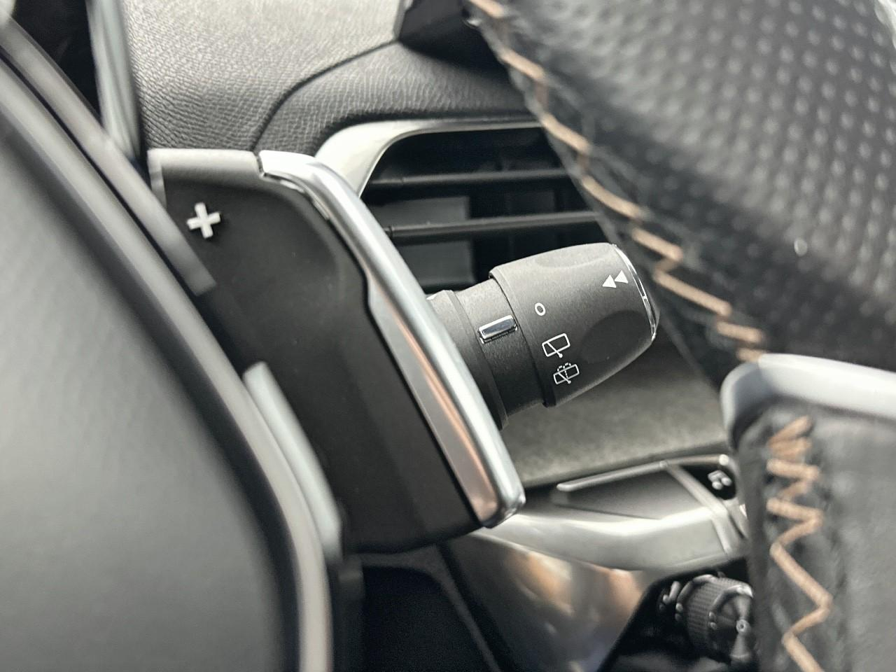 Peugeot 3008 puretech 130ch s&s eat8 gt — photo 18
