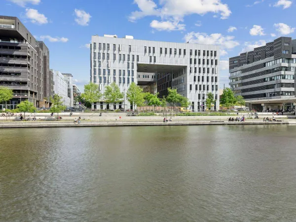 Bureau 4276 m²