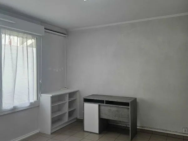 BUREAUX 16 m² GONESSE