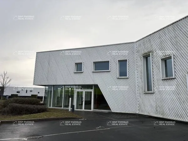 Local d'activité 1200 m²