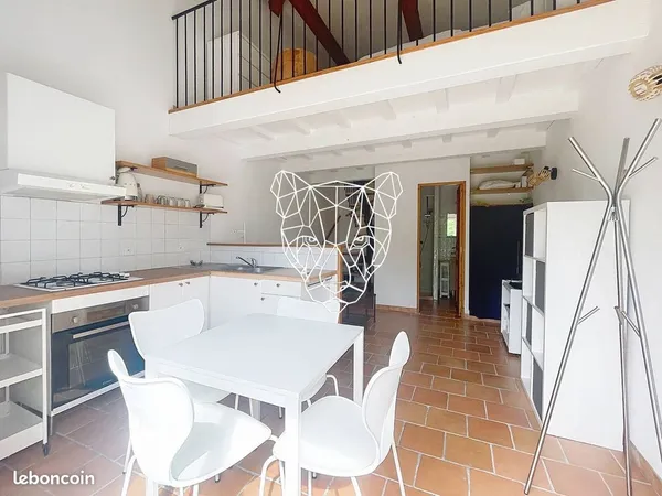 BEAU DUPLEX MAISON T2 meublé de 48m2 avec terrasse et parking