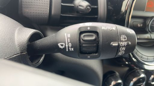 Mini One 1.2 102 - Hatch – 2016 – 126356 km – Essence – Boîte Manuelle — photo 11