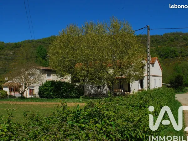 Propriété 7 pièces 200 m²