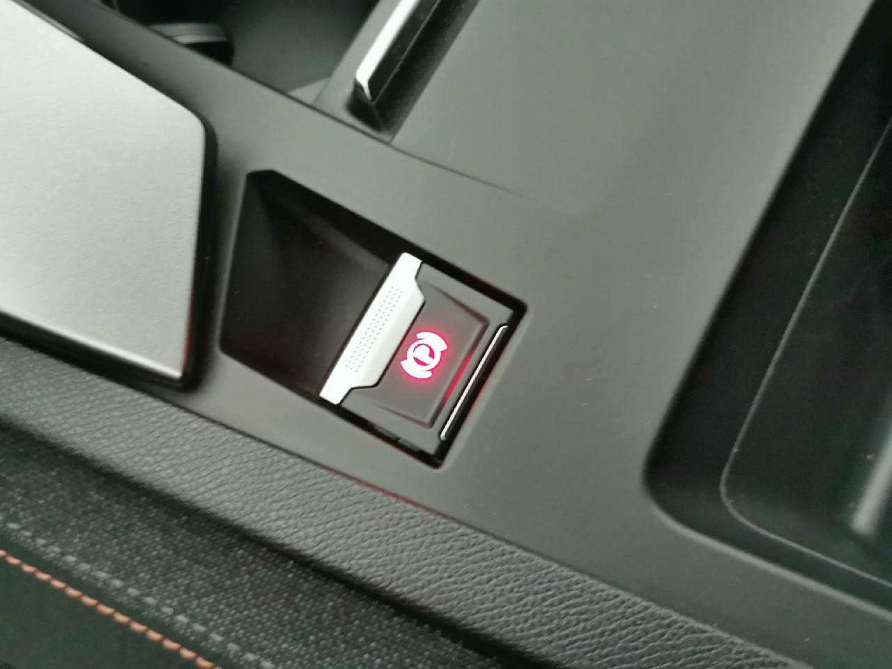 Peugeot 308 sw hybrid 145 e-dcs6 style — photo 20