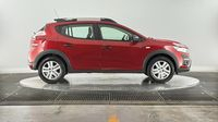 Dacia Sandero 1.0 TCe 90ch Stepway Confort -22 — photo 4