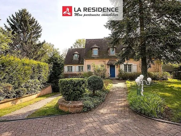 Maison 15 pièces 266 m²