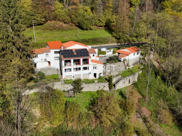 Maison 10 pièces 300 m²