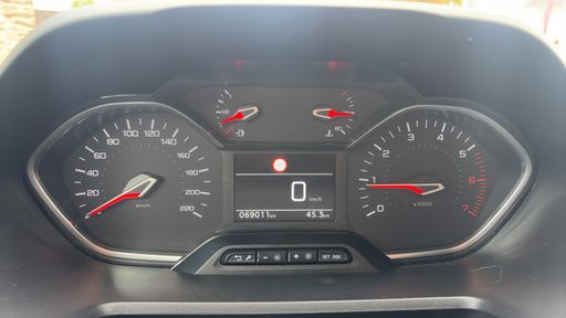 Peugeot Rifter 1.2 PureTech 110 - Active Pack – 2019 – 69011 km – Essence – Boîte Manuelle — photo 17