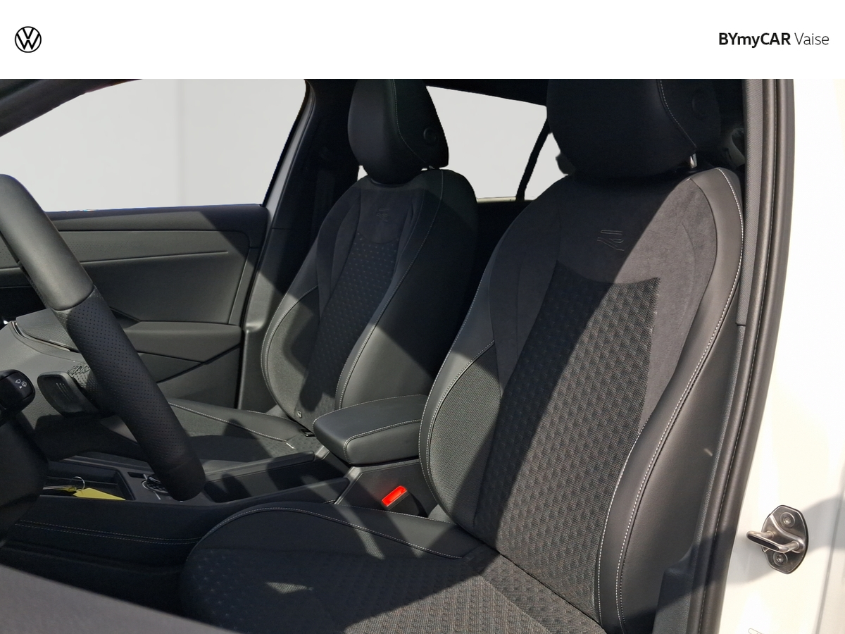 Volkswagen T-Roc 1.5 eTSI EVO2 Hybrid 150 ch DSG7 — photo 11