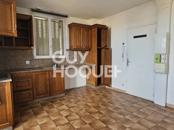 Appartement F2 à VERNEUIL L'ETANG