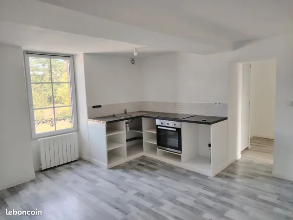Appartement Location Le Bourgneuf-la-Forêt 2p 30m² 400€