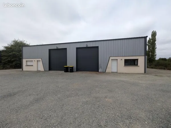 Local d'activité 216 m²
