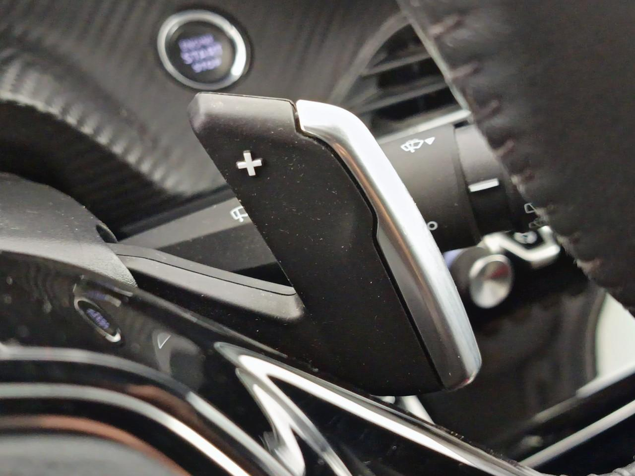 Peugeot 2008 puretech 130 s&s eat8 allure pack — photo 26