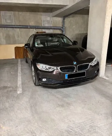 Parking/box ISTRES