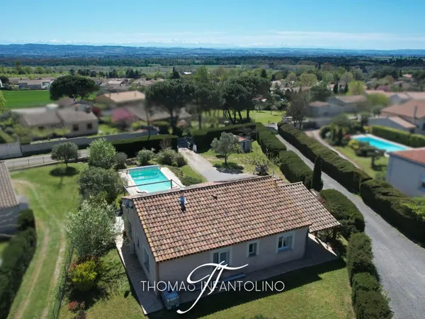 EN EXCLUSIVITE - PLAIN PIED - 4 CHAMBRES - PISCINE - PANNEAUX SOLAIRE