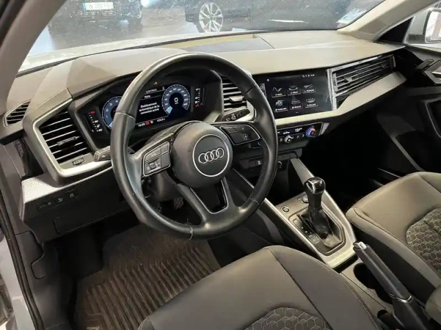 Audi A1 sportback 30 tfsi 110 ch s tronic 7 — photo 28