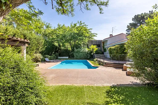 Villa 6 pièces 180 m²