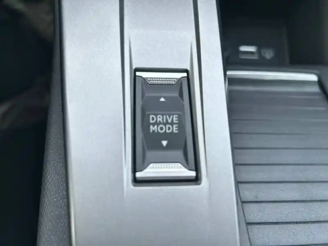Peugeot 308 sw hybrid 145 e-dcs6 — photo 20