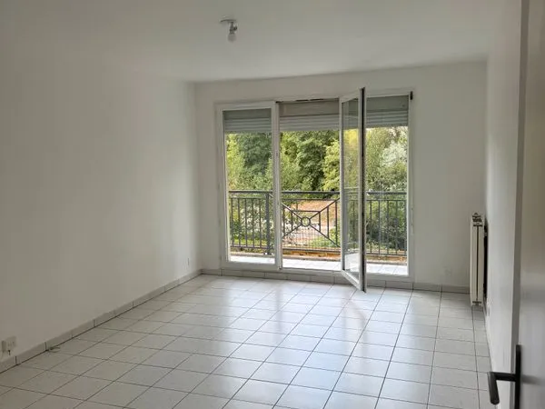 Bussy-Saint-Georges - 3 pièces 60m² + terrasse, vue dégagée, 2 parkings - À 3 min à pied du RER A