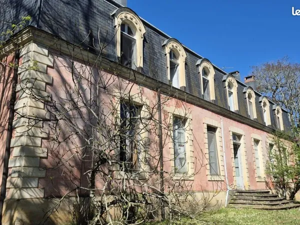 Maison 8 pièces 465 m²