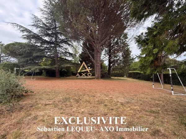 Terrain constructible 860 m²