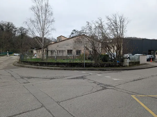 Local industriel 540 m²
