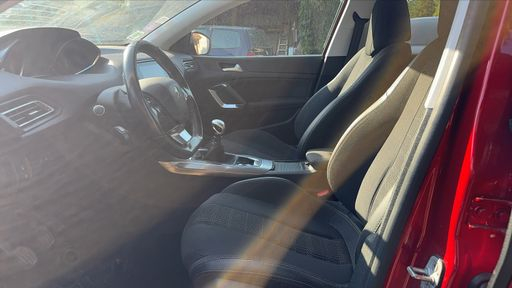 Peugeot 308 1.2 PureTech 130 - Allure Business – 2019 – 120042 km – Essence – Boîte Manuelle — photo 7