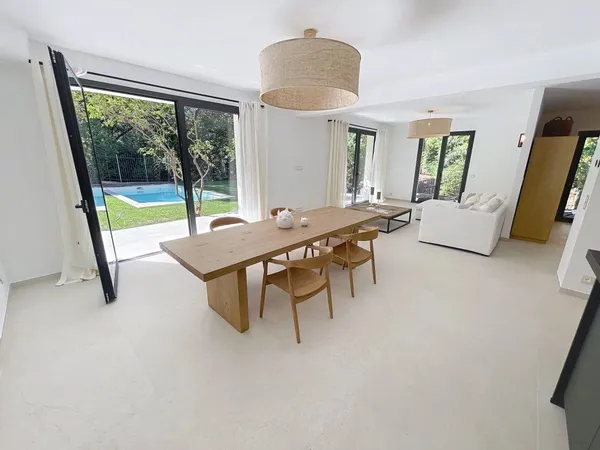 Villa 4 pièces 182 m²