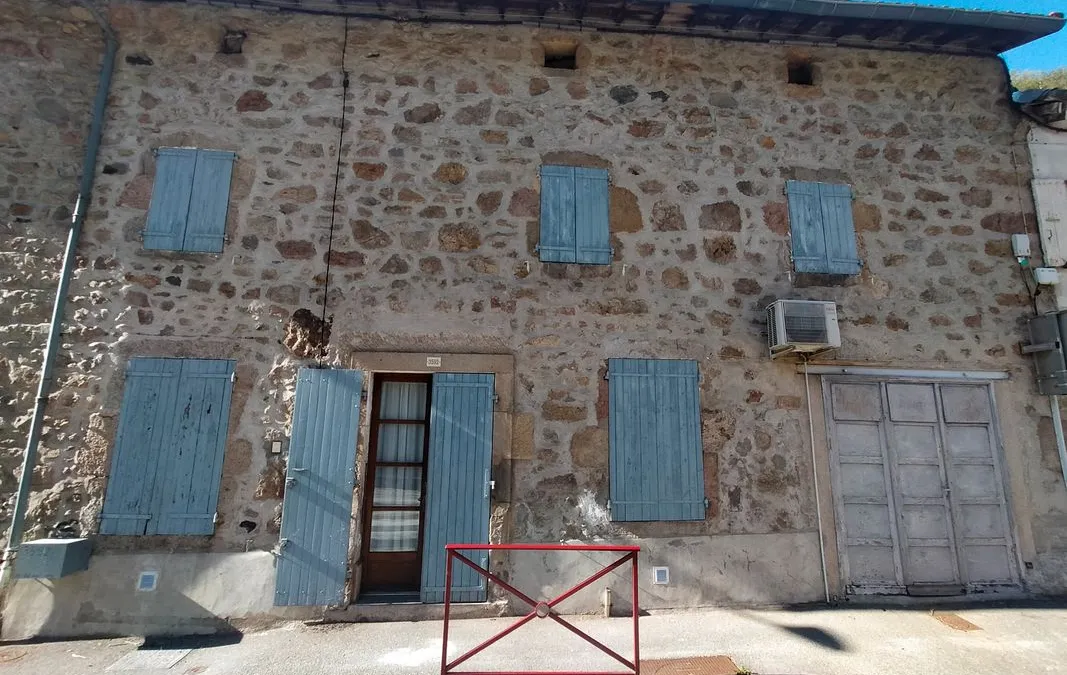 Photo 1