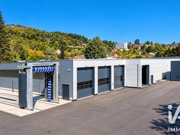 Local commercial 1 pièce 1900 m²