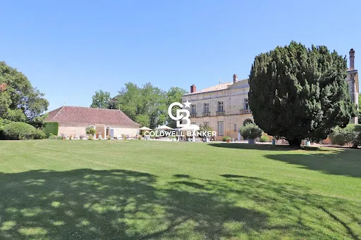 Château 22 pièces 750 m²