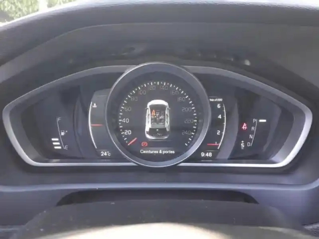 Volvo V40 t2 122ch signature edition geartronic — photo 20
