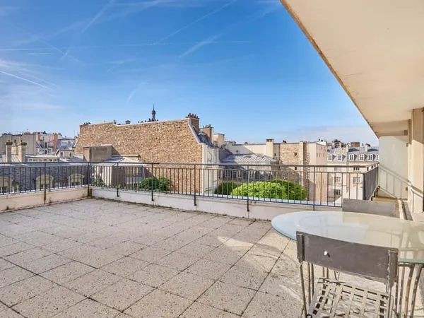 Paris XVIe - Terrasse avec vue dégagée