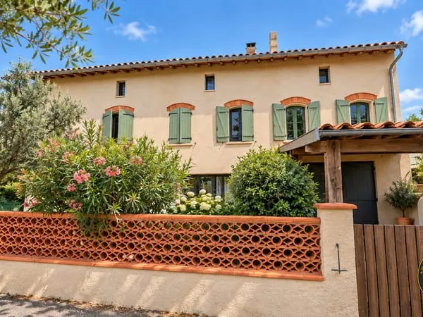 Cintegabelle -- Maison de famille de 207 m2 sur trois niveaux