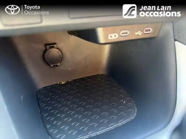 Toyota Yaris hybride 116h — photo 19