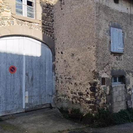 Garage / Parking