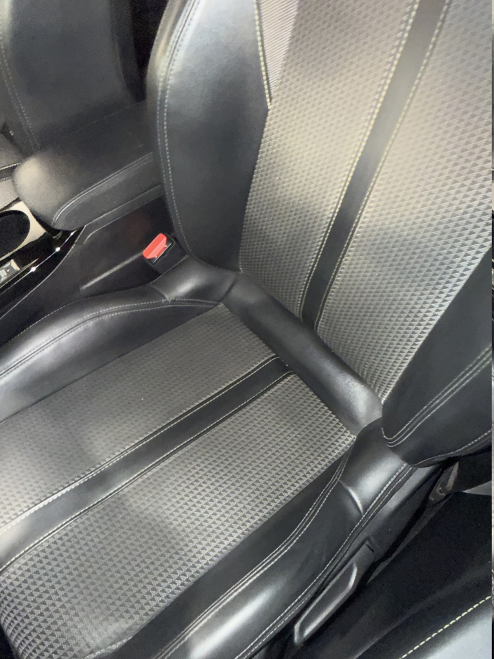 Peugeot 208 — photo 48