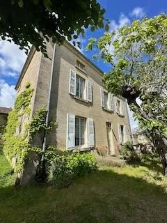 Maison brionnaise à rénover, 130 m2 habitables, 6200 m2 de t