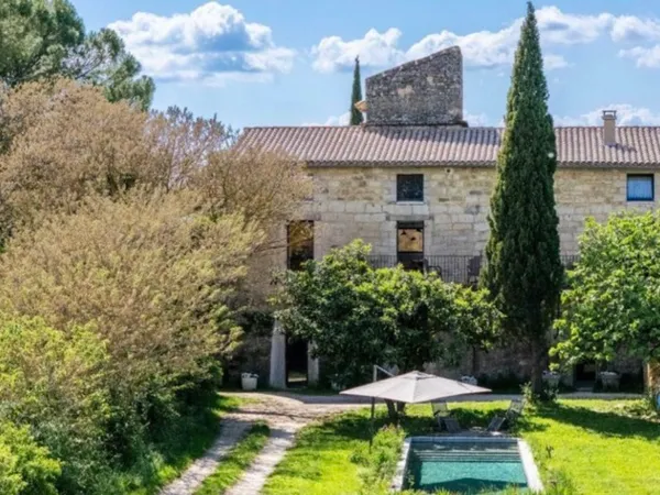 UZES - MAS D'EXCEPTION SUR ANCIENNE PROPRIETE VITICOLE