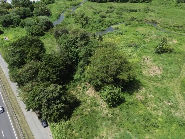Terrain 1833 m²